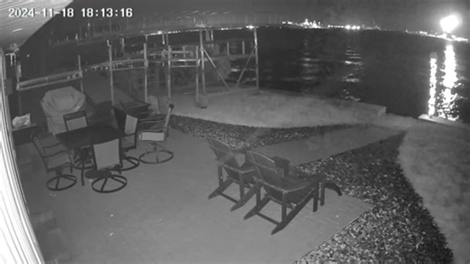 Explosion damages Superior grain elevator