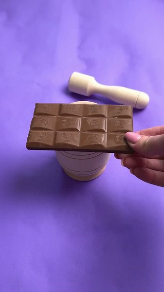 هل تستطيع مقاومة هذه الحلوى اللذيذة؟ 🍫😋 اصنع شوكولاتة سهلة بنفسك!