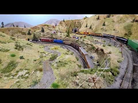 Tehachapi loop, Caliente, Cable, Monolith, Bealville and Rosamond on 4HCDs in N scale