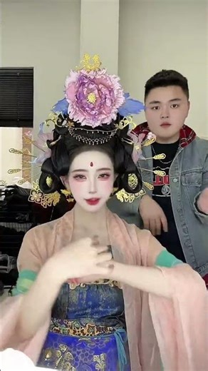 Transform into Mist & Clouds: A Tang Dynasty Costume Drama Dance Extravaganza