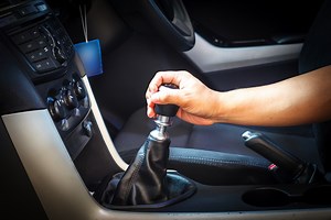 Permis de conduire : faut-il encore le passer en boite manuelle ?