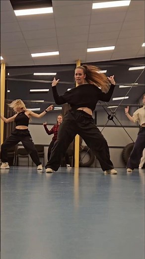 Brandy - Right Here #brandy #righthere #dance #dancevideo #fyp #rnb #femalehiphop #danceclass #dans