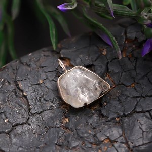 Raw Clear Quartz Pendant • Natural Crystal Necklace • Healing Quartz Jewelry • Boho Raw Stone Pendant, Clear Gemstone Necklace, Gift for Her - Etsy