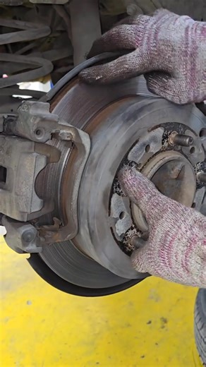 1K views · 14 reactions | hyundai elantra engine mounting changing #automotive | Hack Ease | Facebook