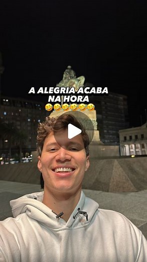 Pedro Gois on Instagram: "O calouro sofre ouvindo viu kkkkkkkkkkk #faculdade #universitario"