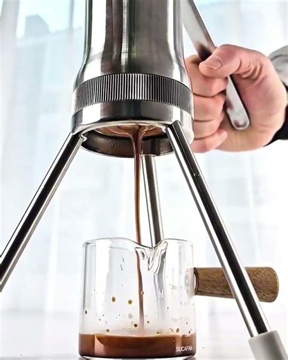 Kompakt bir manuel espresso makinesi: Leverpresso Orbit #shorts #arkitekt #architecture #espresso