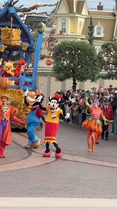 330K views · 24K reactions | Clarabelle, Horace, and Winnie the Pooh and Friends are in Mickey’s Halloween Celebration Parade at Disneyland Paris! This is from today. #dlp #disneylandparis #mickeyshalloweencelebration #disneyhalloween #winniethepooh #disneycharacters #clarabellecow #dlrp | Mousesteps | Facebook