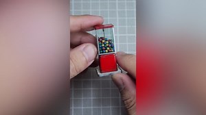 Artist makes cool miniature replica of retro gum ball vending machine