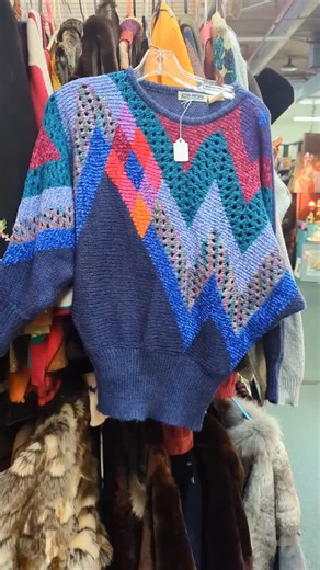 Sweata weatha 🍂🍁 | Montgomery Street Antique Mall