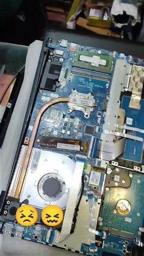 laptop problem all screen pink and repairing to service center😣. #laptop #laptoprepair