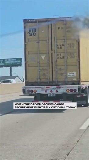 When You Leave the Container Securement Entirely Up to Friction and Faith 🤞🚛