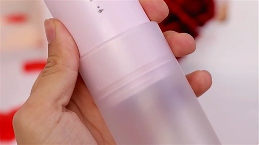 专研敏感牙龈的Oral-B Genius X声波电动牙刷，低振幅模式呵护牙龈，情人节送礼贴心实用，使用后牙齿更干净，敏感也安心！