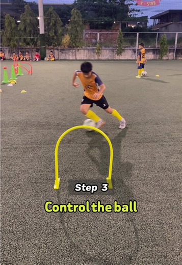 Improve your skills (super step over)…🔥 #coach_win #football #soccer #footballtraining #dribbleskills