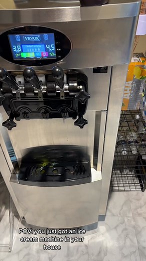 Lizzy Capri on TikTok