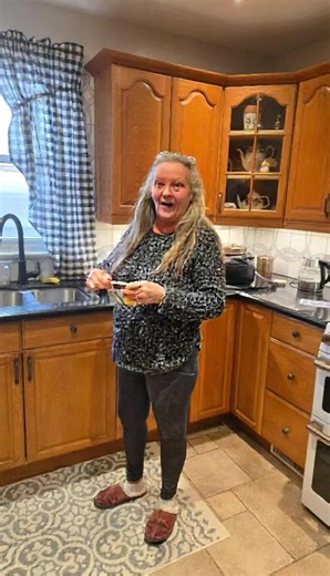 #Nann doing the cript walk! #No more sciatica #Tylenol#gummies