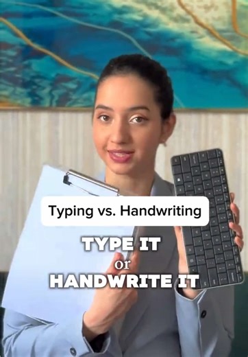Is it better to handwrite or type when you want to remember something? Science shows that when you use your hands to write something, it makes a stronger connection in the brain. This makes it more likely that you will be able to easily recall it when you need to. So, next time you’ve got a presentation to remember. Spend a few extra minutes and write it by hand ✍️ Click on the link in my bio if you want the memory strategies used by the top 1% to recall and retain better
