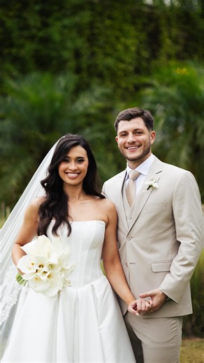 Allan Santana | Fotógrafo de Casamento on Instagram: "Beatriz e João 📽️ @hnr.q Assessoria @biancavieira.assessoria Espaço @reservamaranhao Buffet @brisongastronomia Decor crisrochadecoreventos Fotografia @allansantanafotografo Filme @ig.emiliano Beleza noiva @euvictormotta Vestido @novanoiva Traje do noivo @vip_alfaiataria Bar @dashcoquetelaria Som, luz, banda e DJ @bandabaddini Gerador @quattrogeradores Doces finos e pães de mel @leilasavioli Serviços @carmeloservicos Papelaria @analoniconvite