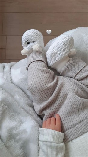 Dubai | Auswandern | Online Business | Mama Altag on Instagram: "Die Beschneidung von unserem Sohn mit 2 Monaten mit der Alisklamp Methode 👶🏼 Die Alisklamp-Methode ist eine moderne und schonende Form der männlichen Beschneidung. Dabei wird eine spezielle Kunststoffklemme verwendet, die die Vorhaut sicher fixiert und die Blutzufuhr unterbricht. Anschließend wird die überschüssige Vorhaut entfernt. Der große Vorteil: kaum Blutung, keine Nähte und ein schneller Eingriff. Die Heilung verläuft in d