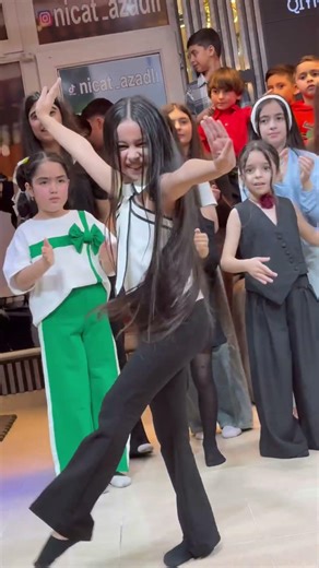 Gözəl və Yaraşıqlı rəqsi