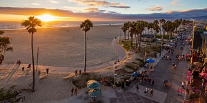 5 Great Ways to Stay, Eat and Play in Venice Beach