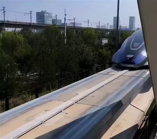China’s 600 km/h maglev prototype is ready after 5 years of testing.During the tests it could reach 0 to 600 km/h in just about 3.5 minutes making it currently the fastest ground transportation on Earth.