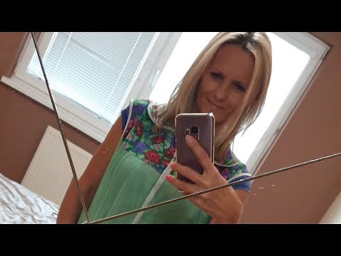 Sexy Barberette In Action