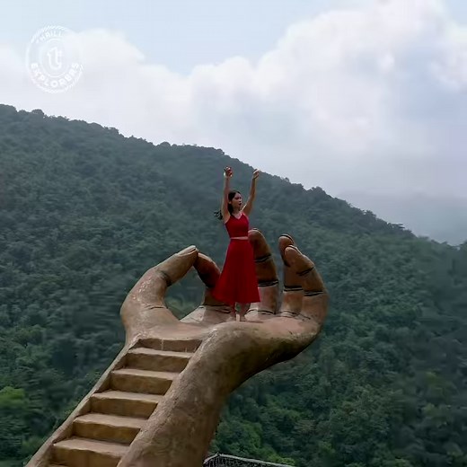 110K views · 423 reactions | Dancing into the weekend  : Qingyuan City, China | Thrillist | Facebook