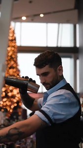 Gift someone special this Holiday Season and save 35% with our experience for two. Includes entry to The View from The Shard, with your choice of a signature cocktail each for just £75🍸 | The View from The Shard