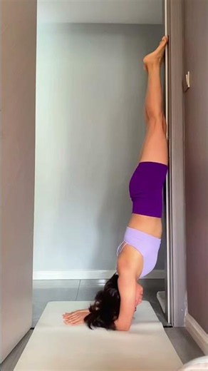 🤸 Learn Handstand Fast! Beginner-Friendly Yoga Challenge 💪 #Handstand #YogaForBeginners #Fitness