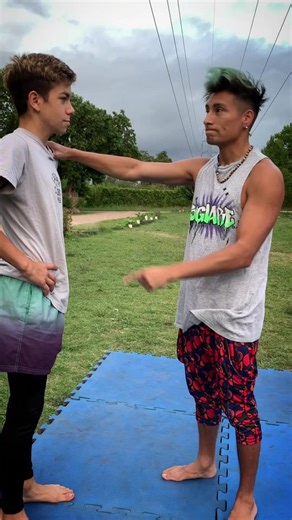 Entrenando a @lautaromansilla28 aprendan más acrobacias en mi perfil ☝️☺️ #gymnast #acrobatics #tutorials #fyp #flips