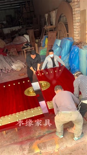 Red Rosewood Gate Installation Effect | Solid Wood Beauty 🌹🪵#ubwoodcraftstudio #woodworking #viral