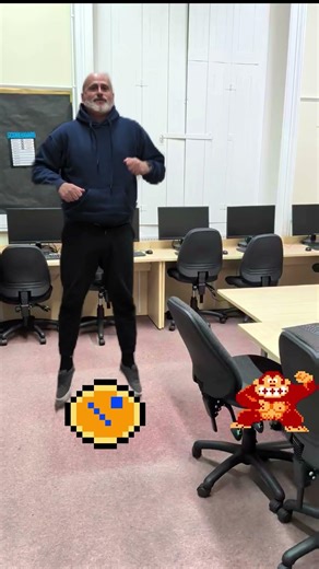 Make a DK barrel jumping game on the micro:bit 💥🛢️ Subscribe to see it first 🥇 #creativecoding