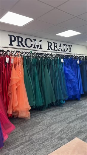 Which mermaid dress would you choose? Both dresses are available to order in brand new in your size Book your prom appointment to try on our dresses: www.promready.co.uk/book-now #promready #prom #promqueen #promgirl #promgoals #promshop | Prom Ready | Facebook