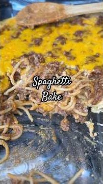 Cheesy Spaghetti Bake is a must try! #recipe #easydinner #cooking #spaghetti #comfortfood #dinner