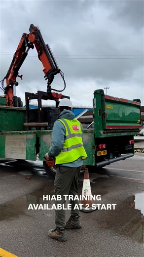 Did you know we offer HIAB training here at 2 Start? With a range of attachments, we can get you trained on how to use a lorry loader safely. For more information, give us a call on 02392 123 555 or visit our website 📲 | 2 Start Ltd