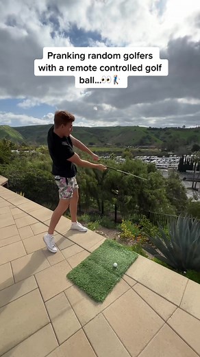 Pranking random golfers with this remote controlled golf ball! 👀🏌🏼‍♂️#fyp #prank