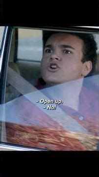 Erica was practicing driving, but caused a traffic jam and was towed away#themiddle#tvshow#evolution