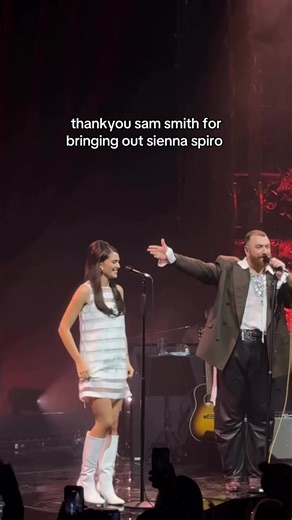 so glad this duo is performing together again 🤩 #samsmith #siennaspiro #dieonthishill #livemusic #liveperformance @Sam Smith @SIENNA SPIRO