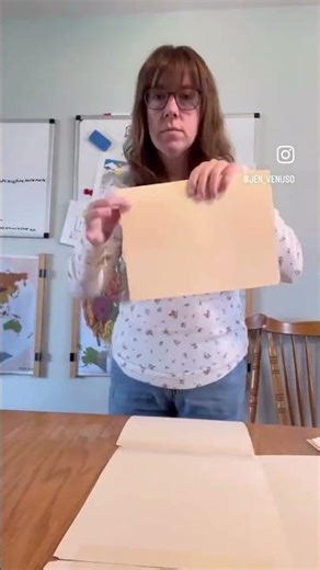 How to make a lapbook folder: for displaying Bible class or homeschool projects on a theme