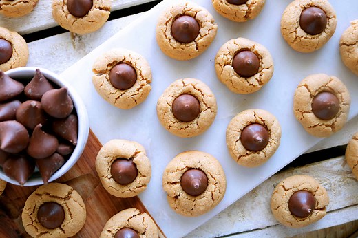 Peanut Butter Thumbprint Cookies (with Hershey Kisses!)