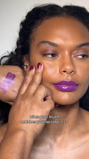 When your blush matches your lip colour, it's 100 (Magic) Aura points. NEW Strobe Beam Liquid Blush in Magic Aura is the plush purple iridescent blush that works wonders on cheeks with #MACximal Silky Matte Lipstick in Everybody's Heroine Lipglass Clear on lips. #MACStrobe | M·A·C Cosmetics