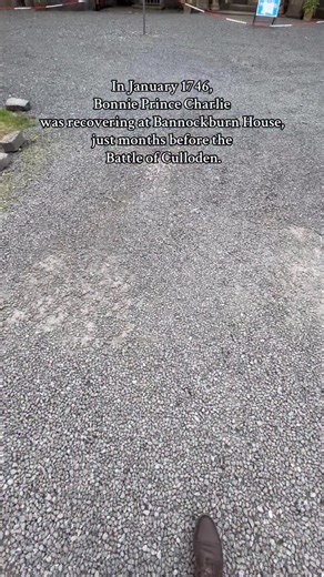 In January 1746, Bonnie Prince Charlie was recovering at Bannockburn House, just months before the Battle of Culloden. Legend said someone fired a musket through his bedroom window in an attempt to assassinate him. For centuries, it remained just that… a legend. Until now. This small hole, uncovered in 2019 behind Victorian panelling, lines up exactly with the window where the shot was said to have entered. Experts have confirmed: it was made by a musket ball. Had that bullet found its mark, Cul