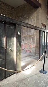 House of the Wooden Partition, Herculaneum: Sliding Wooden doors