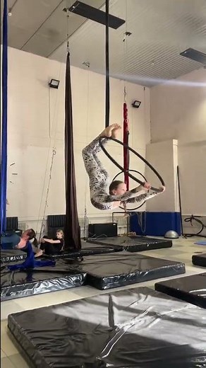 Nastya's Graceful Aerial Split Routine | #gymnastics-girl | Stretch Queens