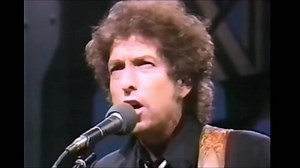Bob Dylan performs "Jokerman" in 1984 | David Letterman