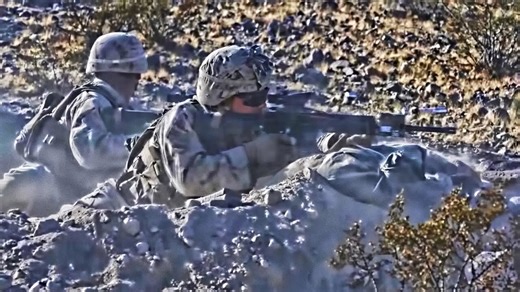 U.S. Marines Training • Always Move Forward