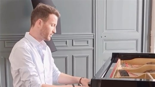 用这段第一圆舞曲陪你度过今天吧 🤍