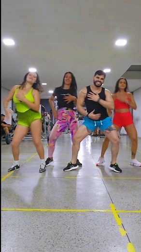 Aleff Sales on Instagram: "Zero apego 🎶💃🏻🕺🏻#ALEFFETES " @lehsouza_a @nayaneestrelaoficial @deliene_jesus ' #MeuSwingão #auladedança #aleffsales #zeroapego"