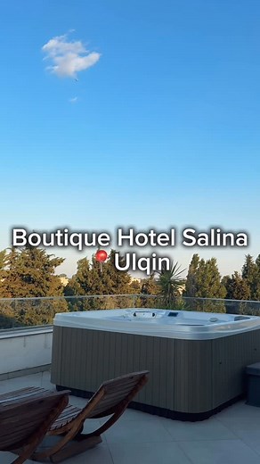 Visit Kosova©️ on Instagram: "✨ Për ju që jeni në kërkim të vendit ideal për pushime në Ulqin ja u rekomandojmë @hotelsalina 🤩 Hotel Salina ofron dhoma moderne, komoditet të plotë dhe jacuzzi me pamje që relakson edhe mendjen. Çdo mëngjes fillon me një shumëllojshmëri ushqimesh të freskëta, e në mbrëmje mund të shijoni ëmbëlsirat e shijshme. 📍 Hotel Salina gjendet shumë afër plazheve të bukura të Ulqinit. #hotelsalina #ulqin #ulcinj #visitkosova #kosova"