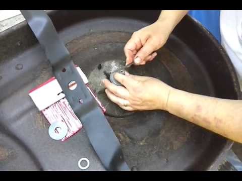 03 Murray Craftsman Riding Mower Spindle Bearing & Blade change part 2